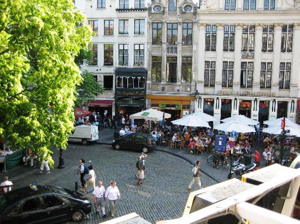 Hotel The Moon Brussels Exterior photo