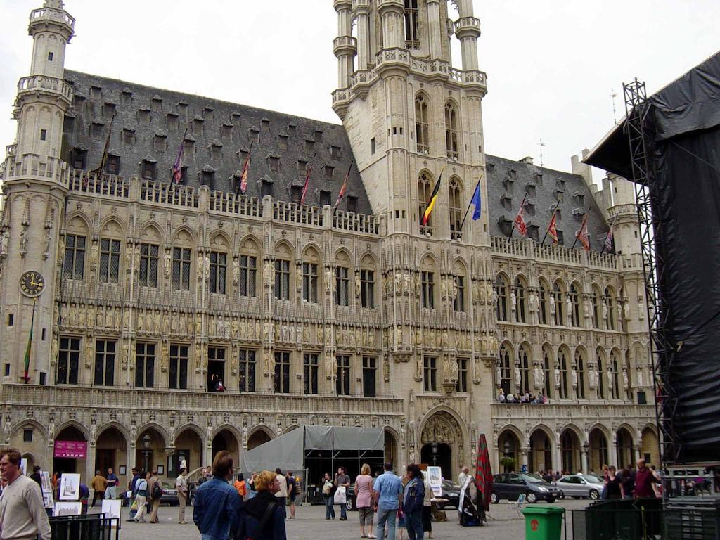 Hotel The Moon Brussels Exterior photo